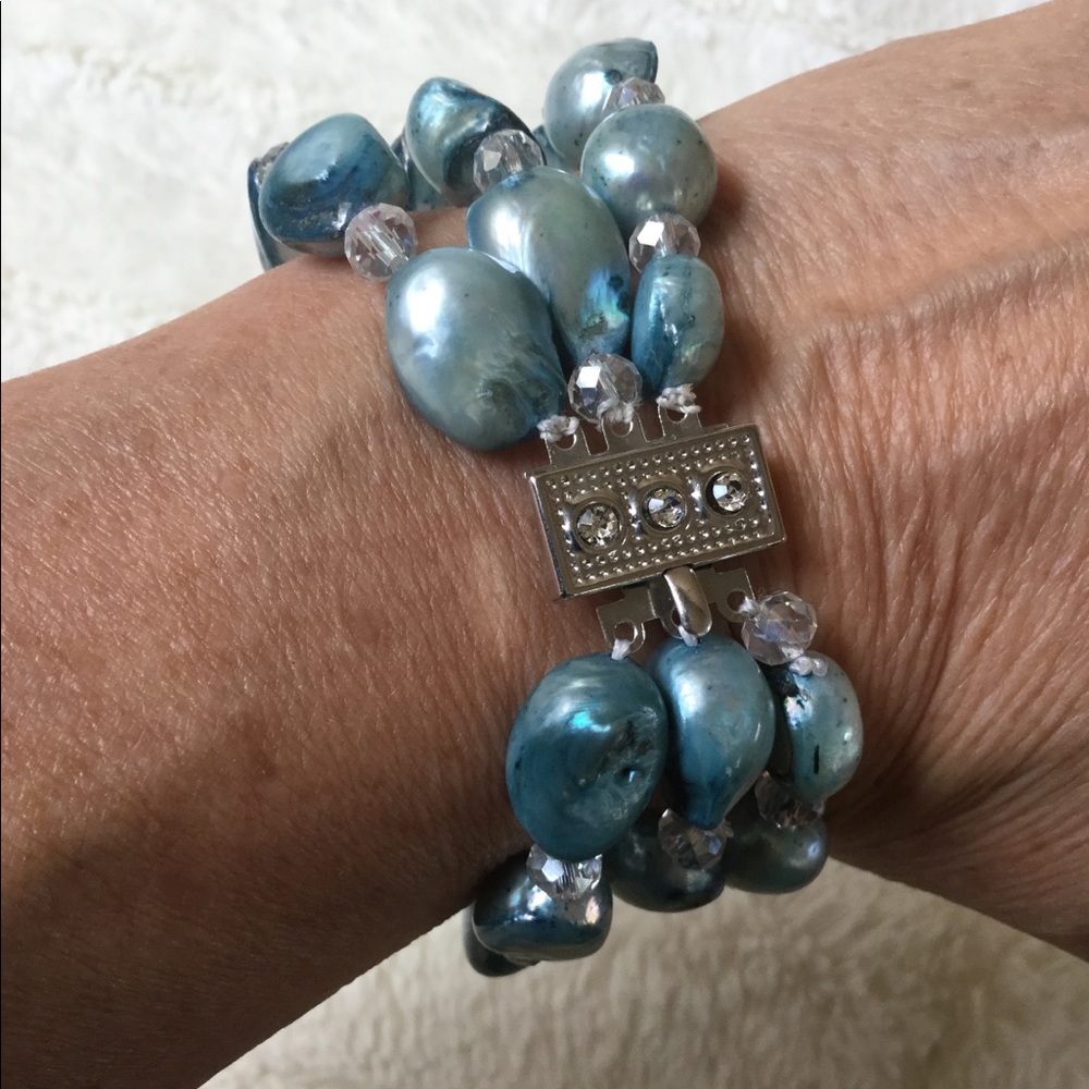 Triple Strand pearl bracelet.